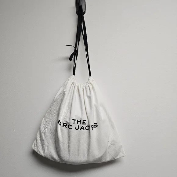 Marc Jacobs Heart Shaped purse - Picture 15 of 16